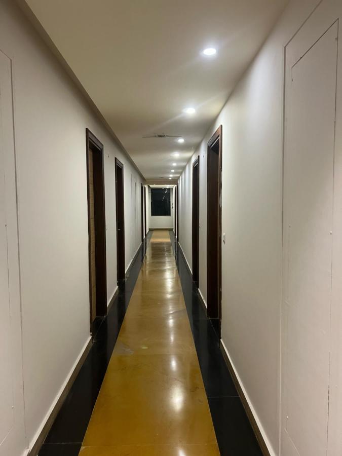 רישיקש Hotel Aqua Vibes מראה חיצוני תמונה