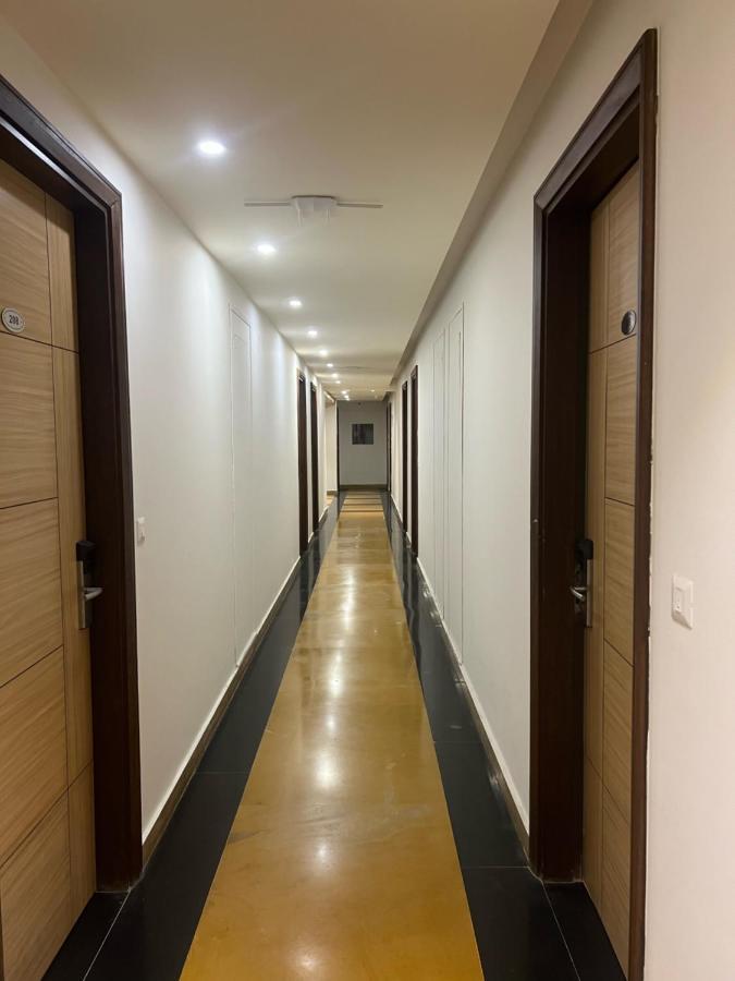 רישיקש Hotel Aqua Vibes מראה חיצוני תמונה