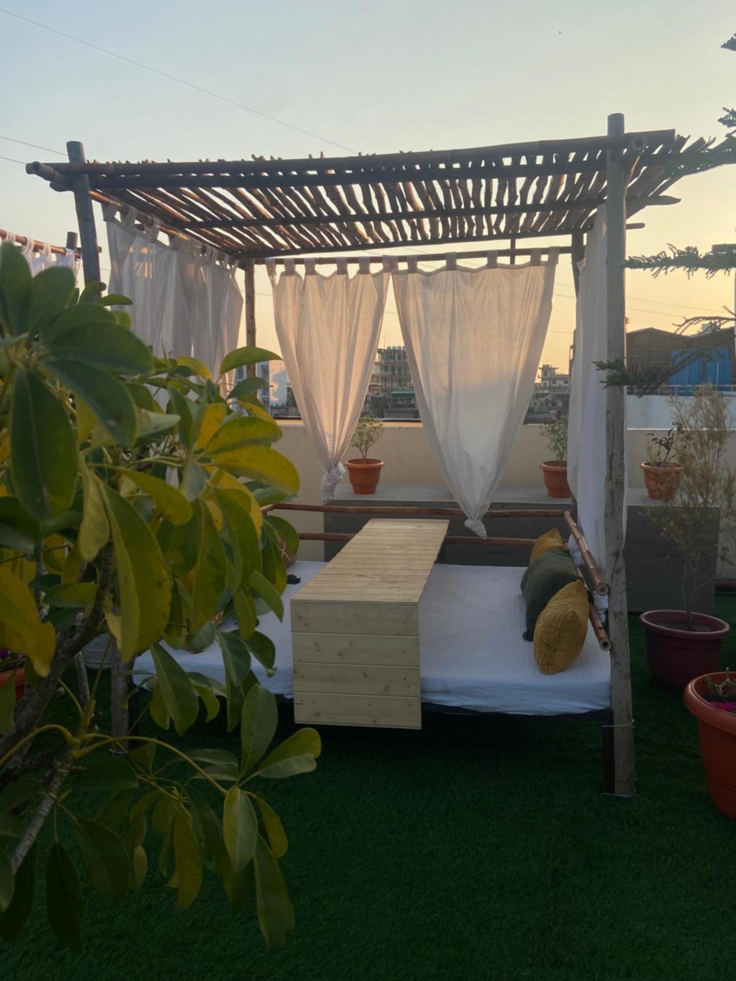 רישיקש Hotel Aqua Vibes מראה חיצוני תמונה