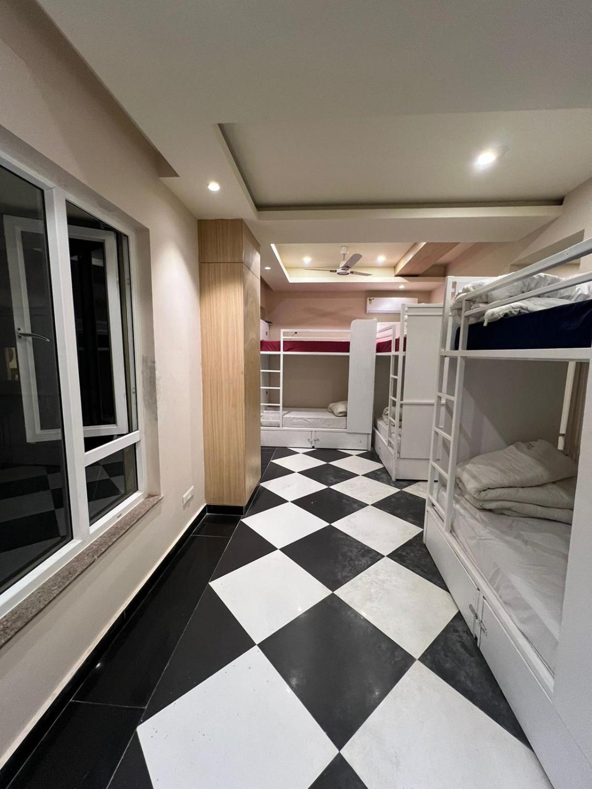 רישיקש Hotel Aqua Vibes מראה חיצוני תמונה